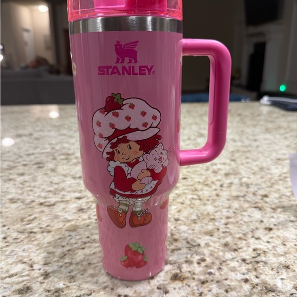 Stanley Light Pink Strawberry Shortcake with Handle - Picture 1 of 3